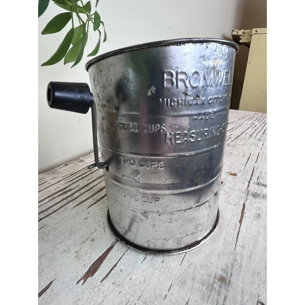 Vintage Bromwell’s 5 Cup Flour Sifter Hand Crank Metal Measuring Sifter USA